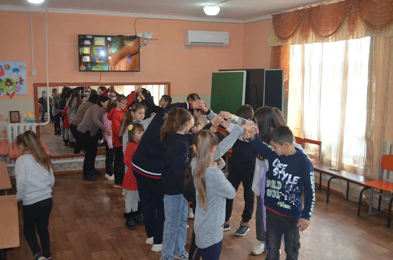 Важно е всеки от нас да помни и почита традициите и обичаите на своя народ, защото който не познава миналото си, няма бъдеще!