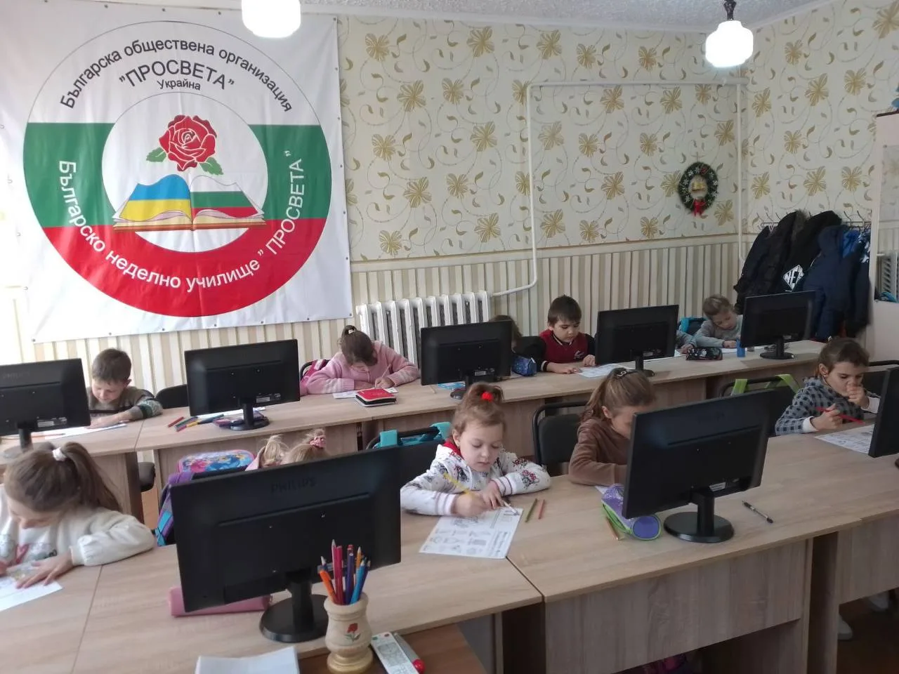 ”Задачата на учителя е да отваря вратите, а не да пробутва през тях учениците.“  